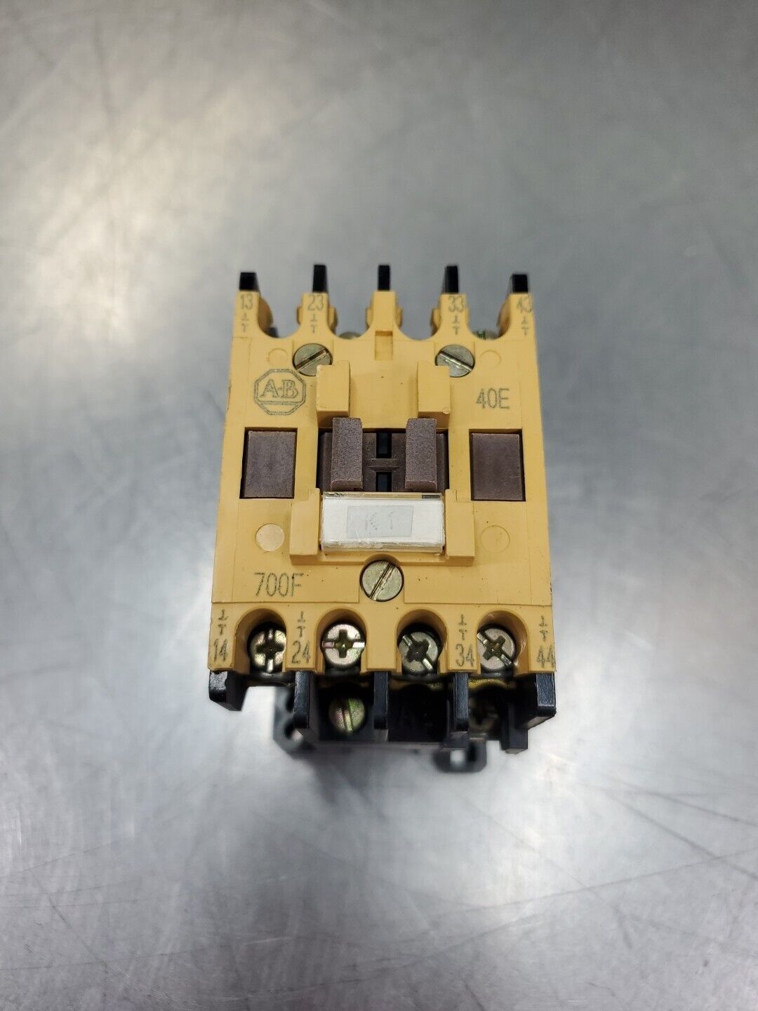 Allen Bradley 700-F400A4 RELAY, 10A 660V.                                  4D-31