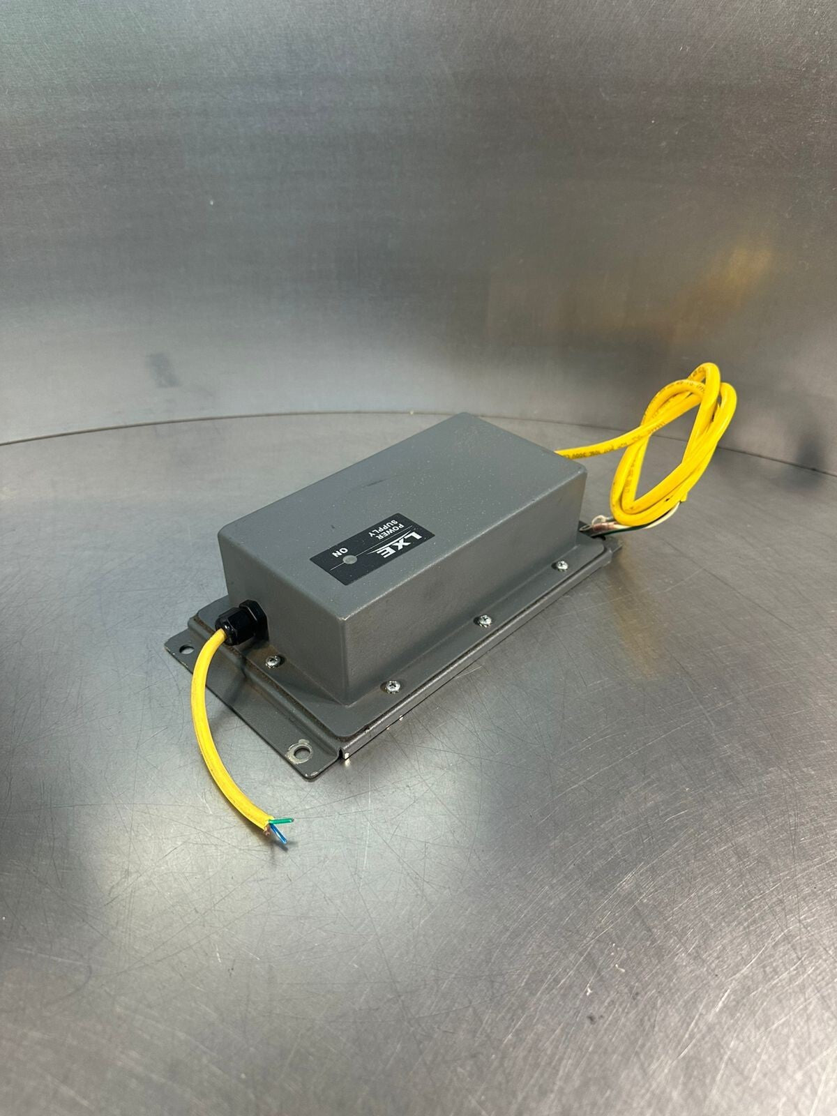 Lxe 9000A316PS24V72V Input 24-72VDC 2.0A Out. 12Vdc 2.5A   (4.2.4)