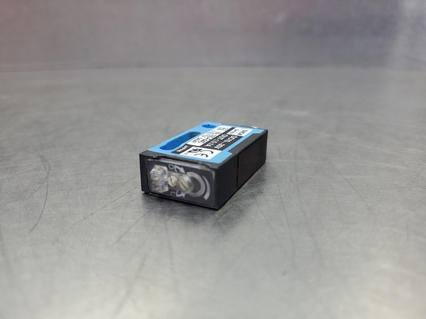 SICK WL160-F440 10-30VDC Photoelectric Sensor.                      5E-5/5