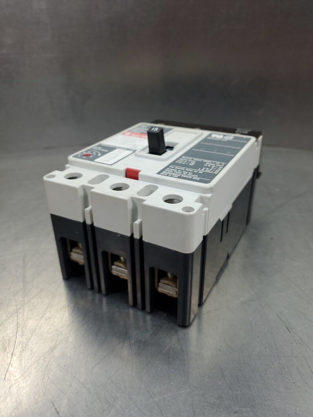 Eaton HMCP015E0C 15Amp 600VAC/250VDC Circuit Breaker.                      4D-34