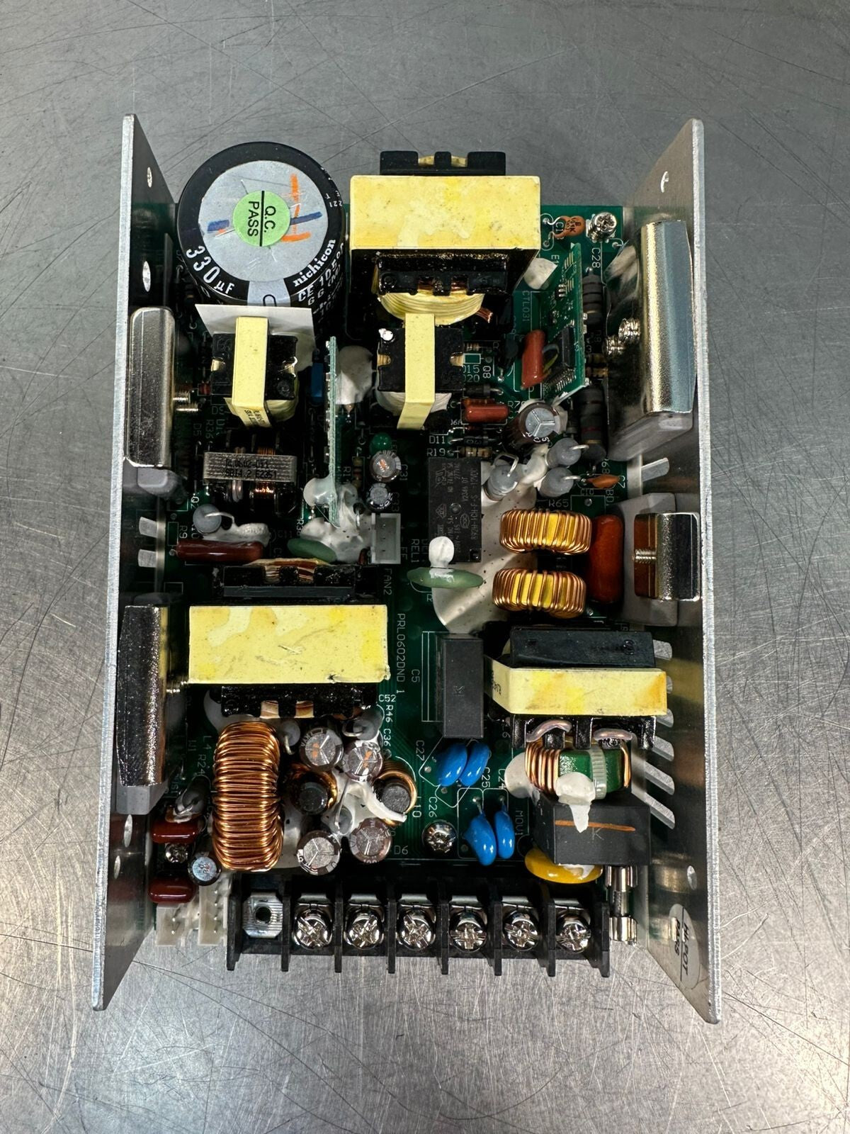 Aps APS302RDU-2490 REV:B 100-240V (~) 47-63HZ 6AMAX APS302RDU (7.2.3)