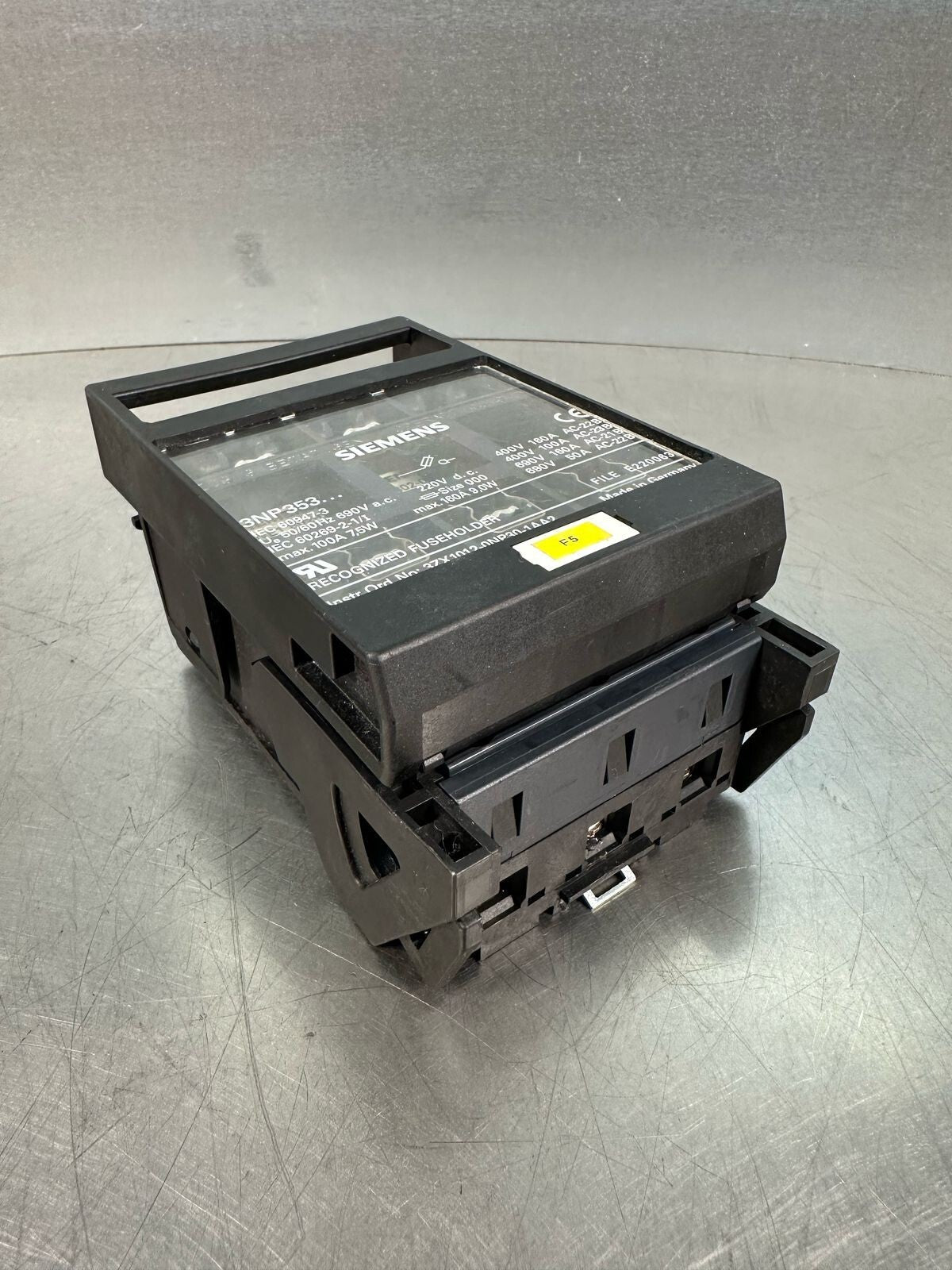 Siemens 3NP353 3ZX1012-0NP30—1AA2 Disconnect Fuse + 2 units x 40A  (7.4.5)