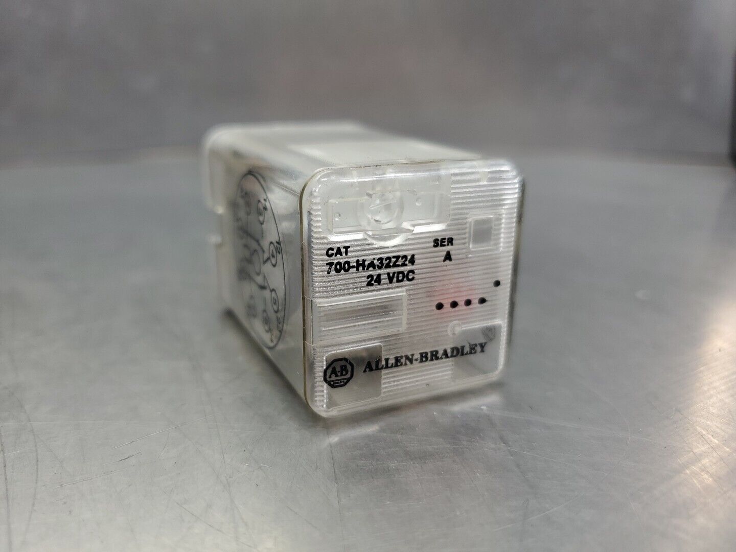 ALLEN BRADLEY 700-HA32Z24 SER A RELAY, 24VDC.                              4E-16