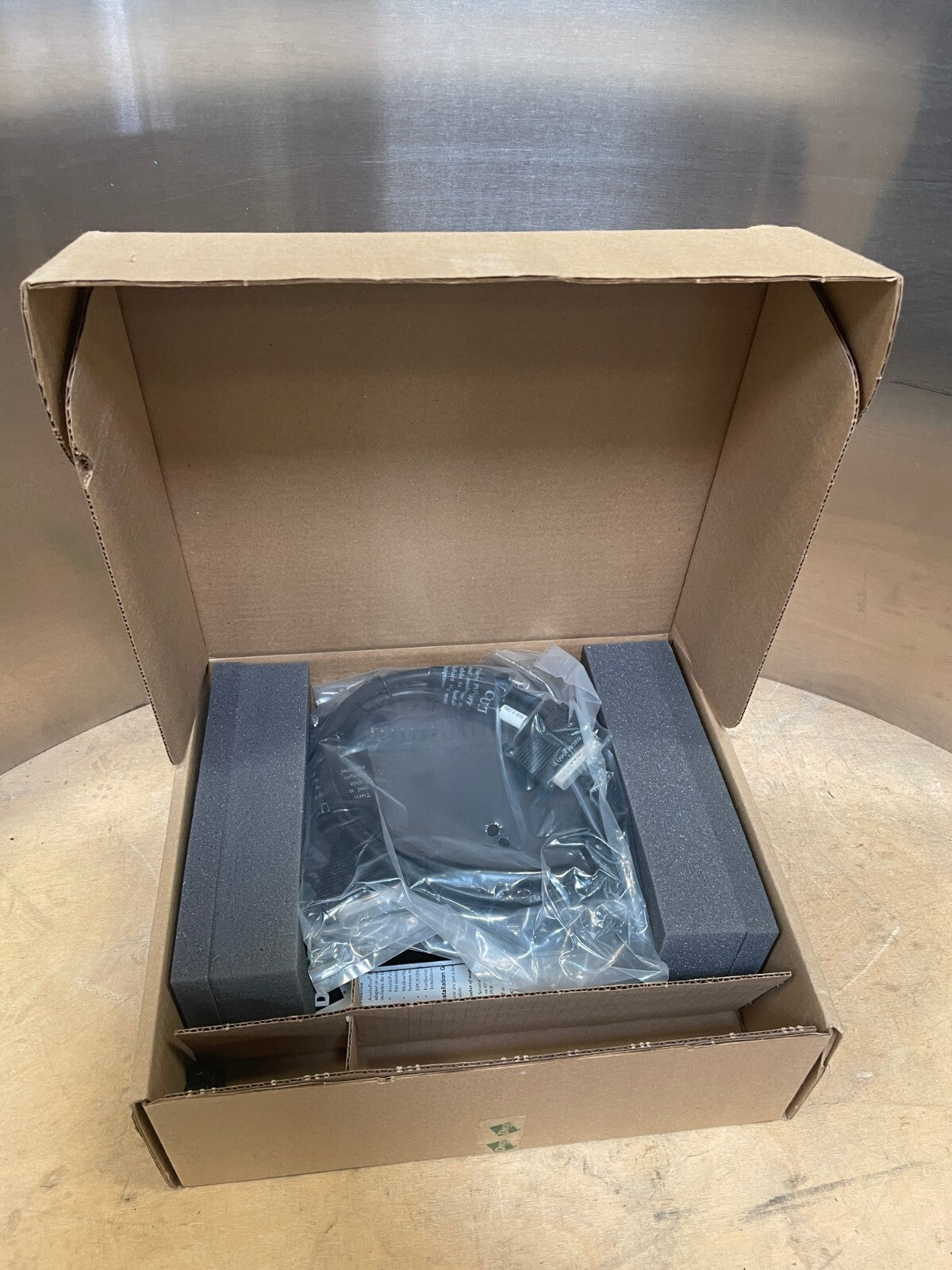 Digi 76000120 Ports/8em DB25 8 Port Parallel Serial Adapter Hub w/Cables @2.4.4