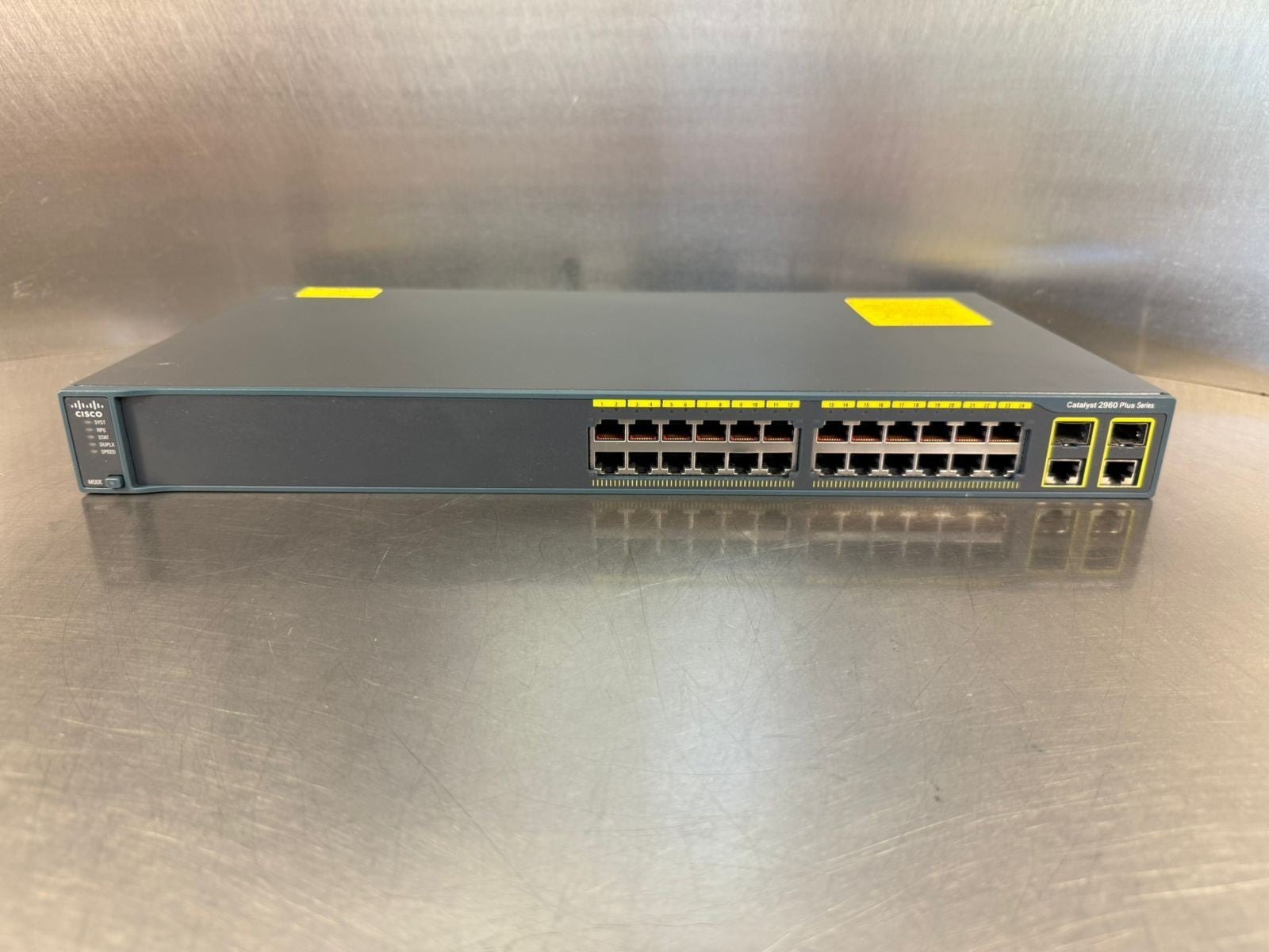 Cisco Catalyst WS-C2960+24TC-L  100-240V   24-Ports Switch        (12.5.5)