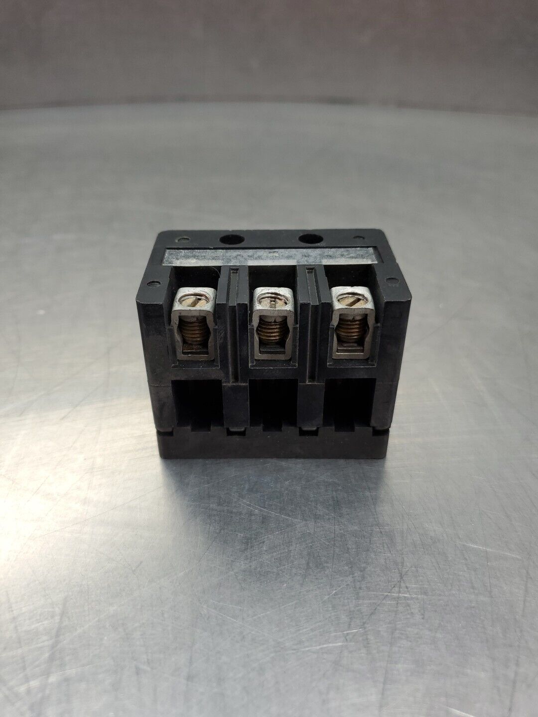 ALLEN BRADLEY 1492-DB2-3 Ser A 600VAc Connector Module.                    4C-28