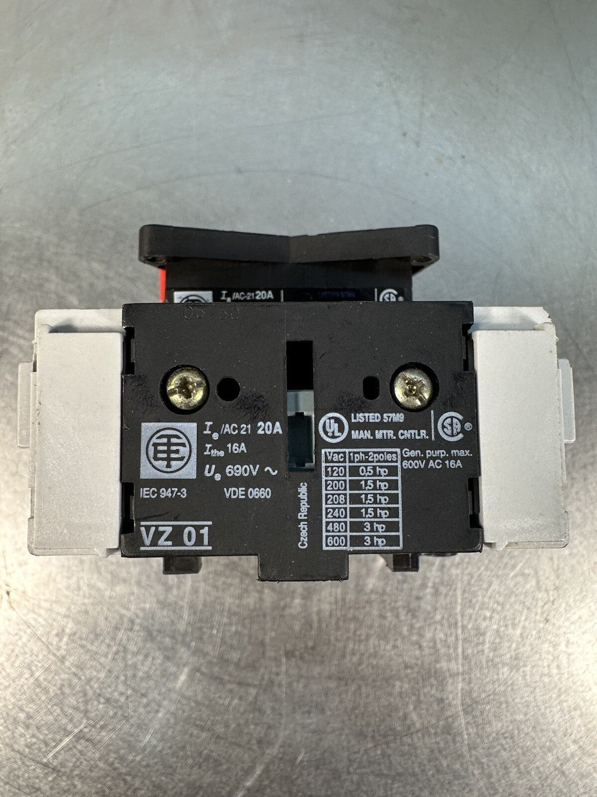 LOT OF SCHNEIDER ELECTRIC SWITCH LOADBREAK MODULE (BIN-1.5.1)