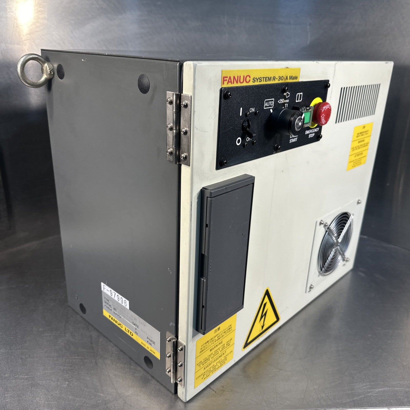 R-30ia Controller A05B-2551-B160 (Fanuc 200ic Industrial Robot)      (BIN-1.6.5)