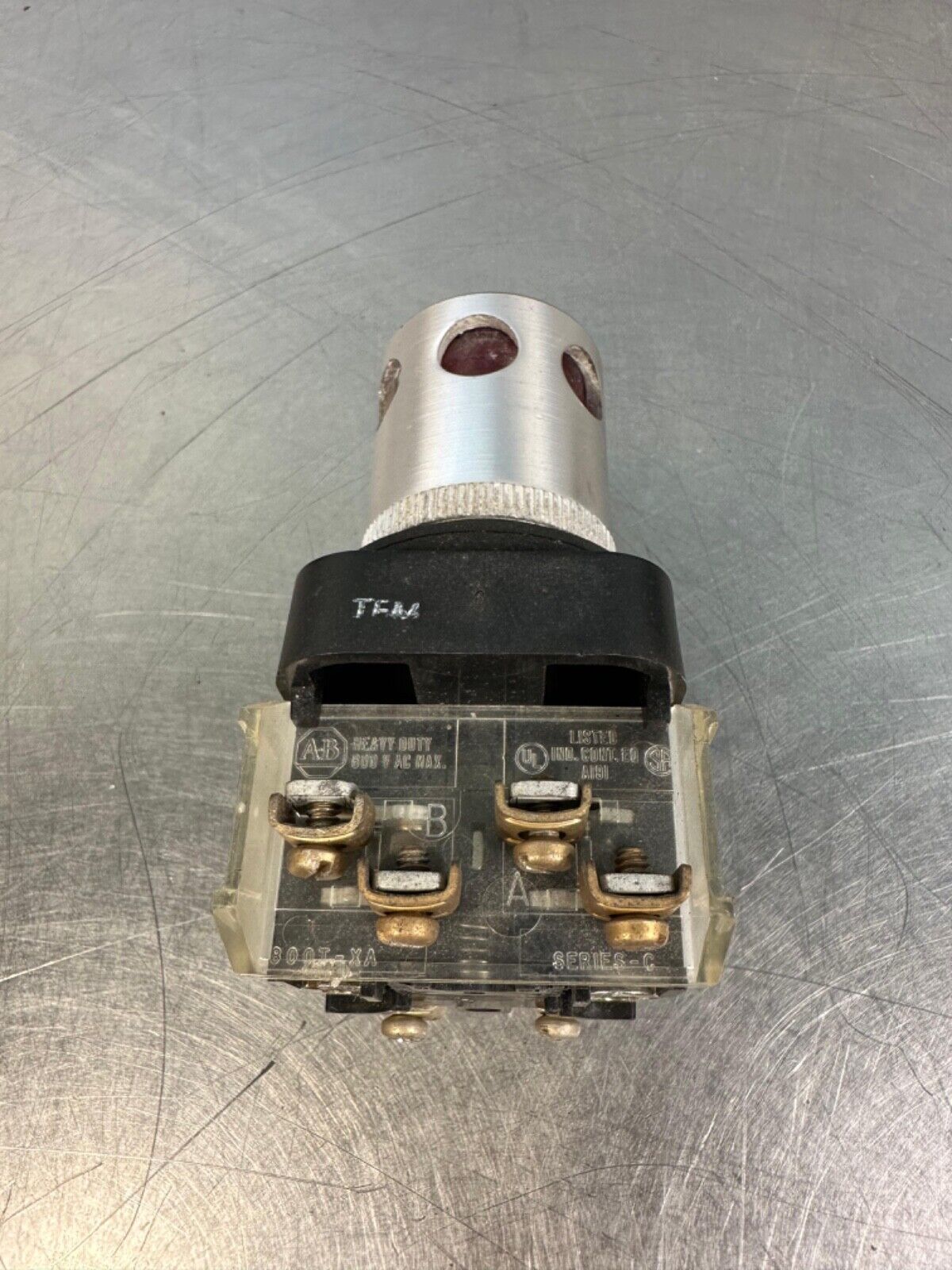 Allen Bradley 800T-PA16 Ser. N - Red Button 120V  (4c-40)