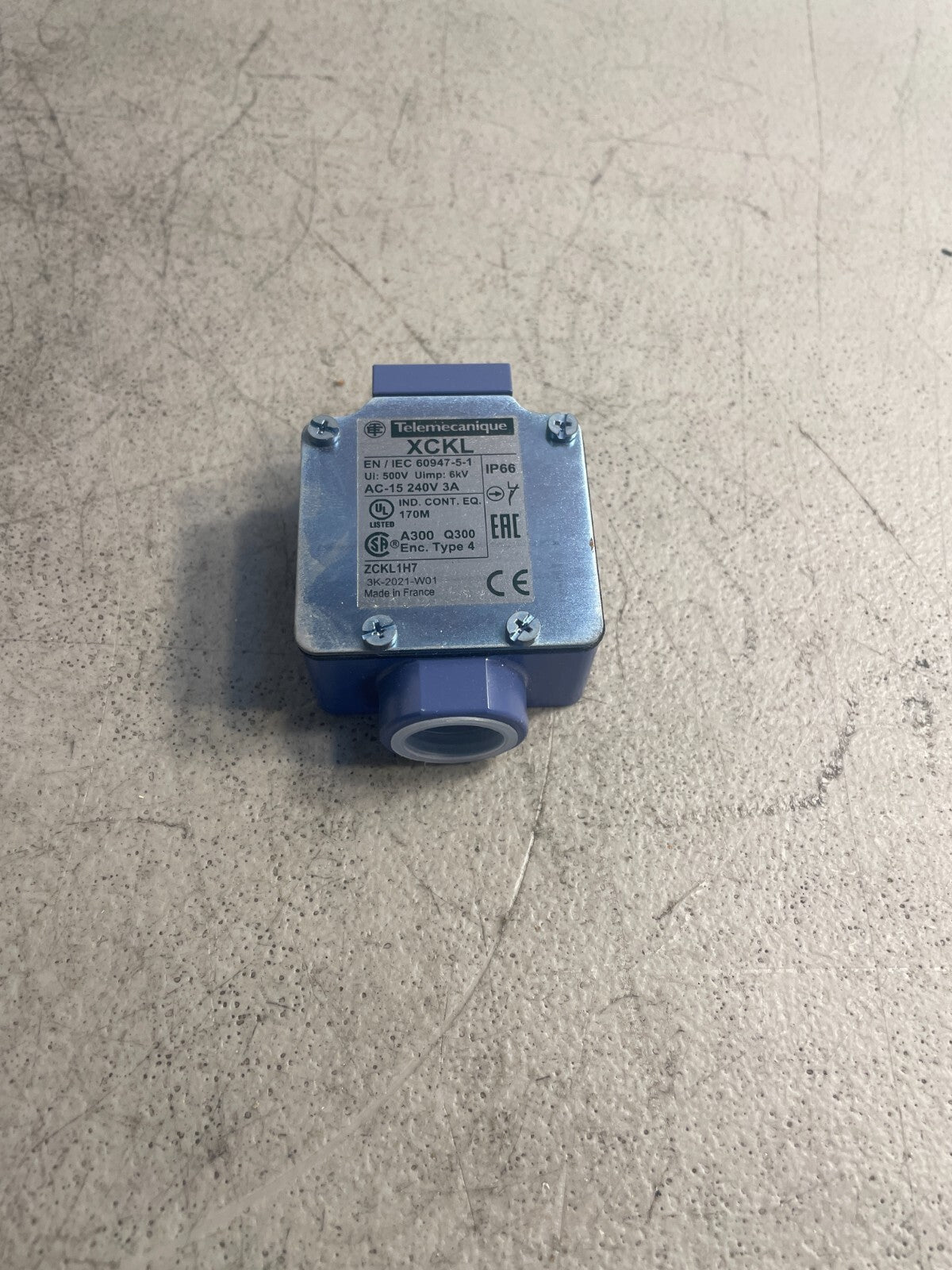 TELEMECANIQUE ZCKL1H7 64K 2-Pole Limit Switch ZCKD Series Actuator Head @3.3.5