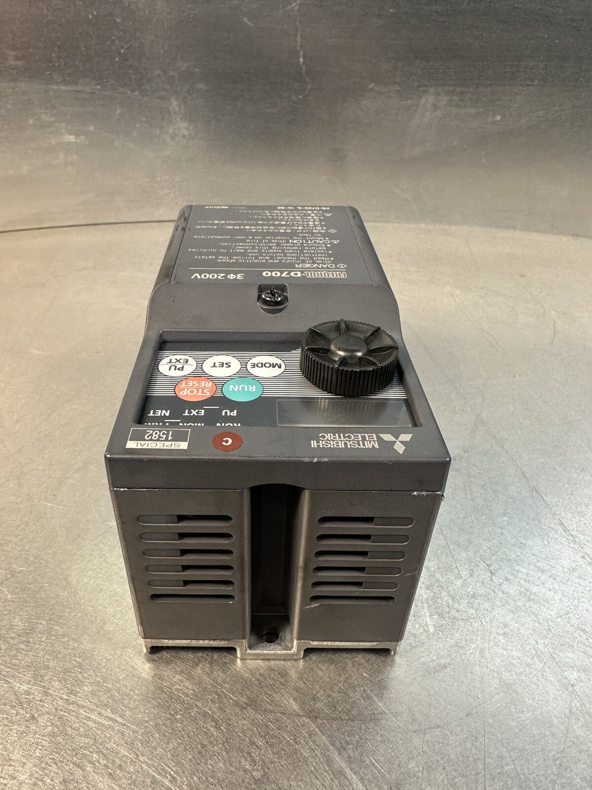 MITSUBISHI FR-D720-0.2K FREQROL-D700 inverter - EACH - (BIN-1.5.1)
