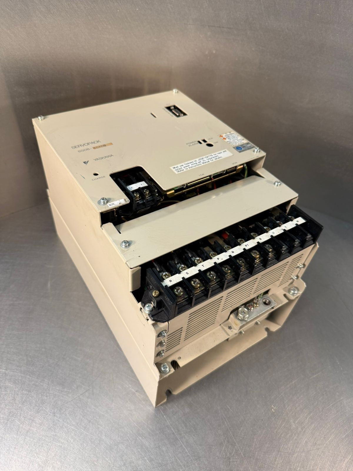 Yaskawa Servopack SGDB-60ADG 200-230V 50/60 3Ph                    (7.6.3)