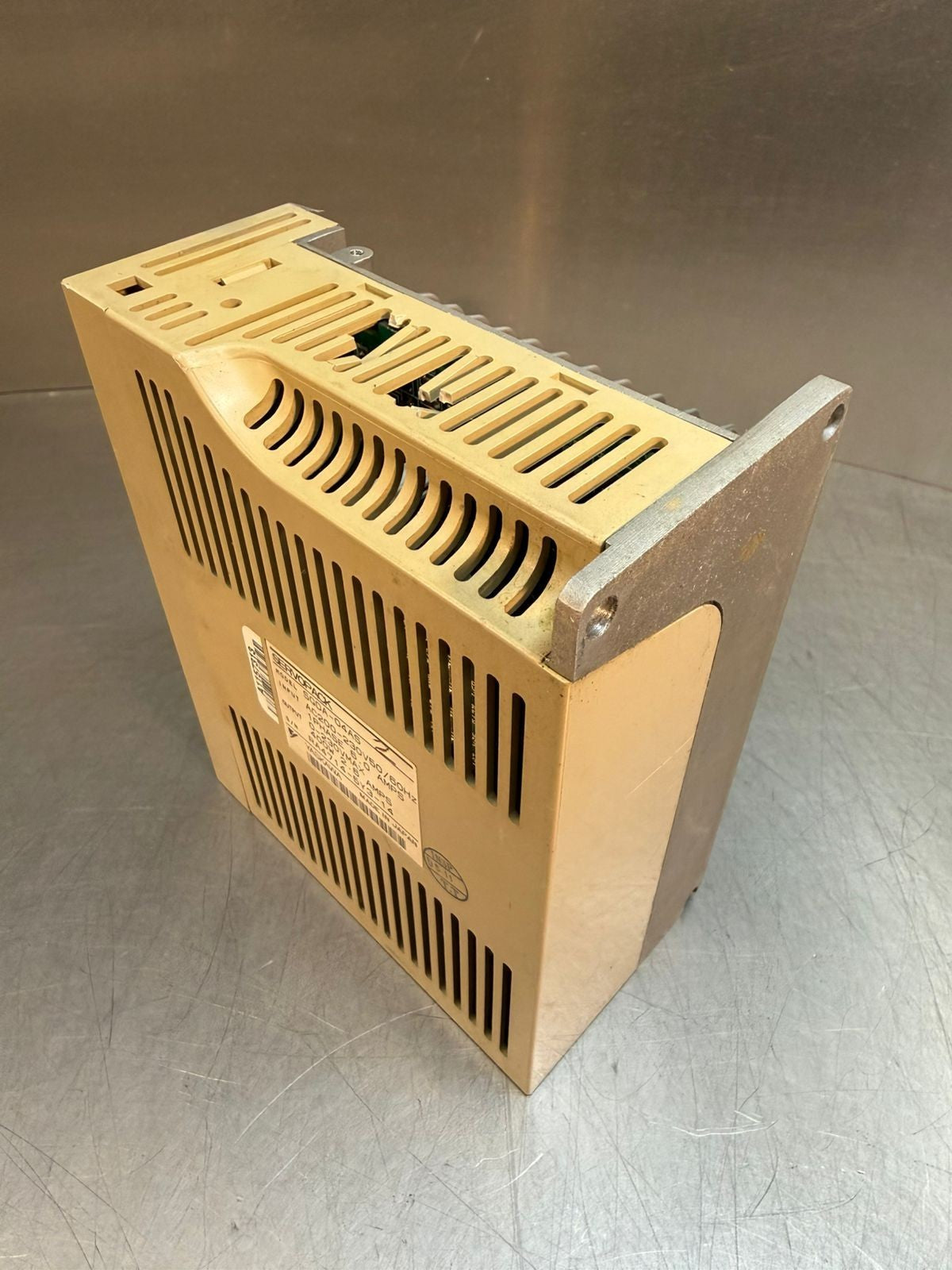 Yaskawa SGDA-04AS 1 PH Servopack 200-230Vac 6.0A       (9.3.4)