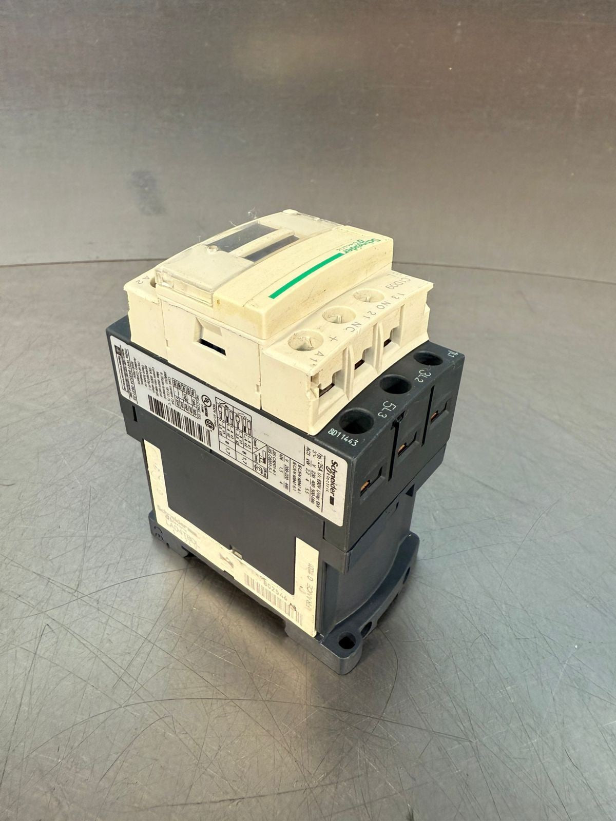 Schneider LC1D09-BL Contactor 25A  600V Ac Max  24V Dc LC1D09BL (2.1.5)