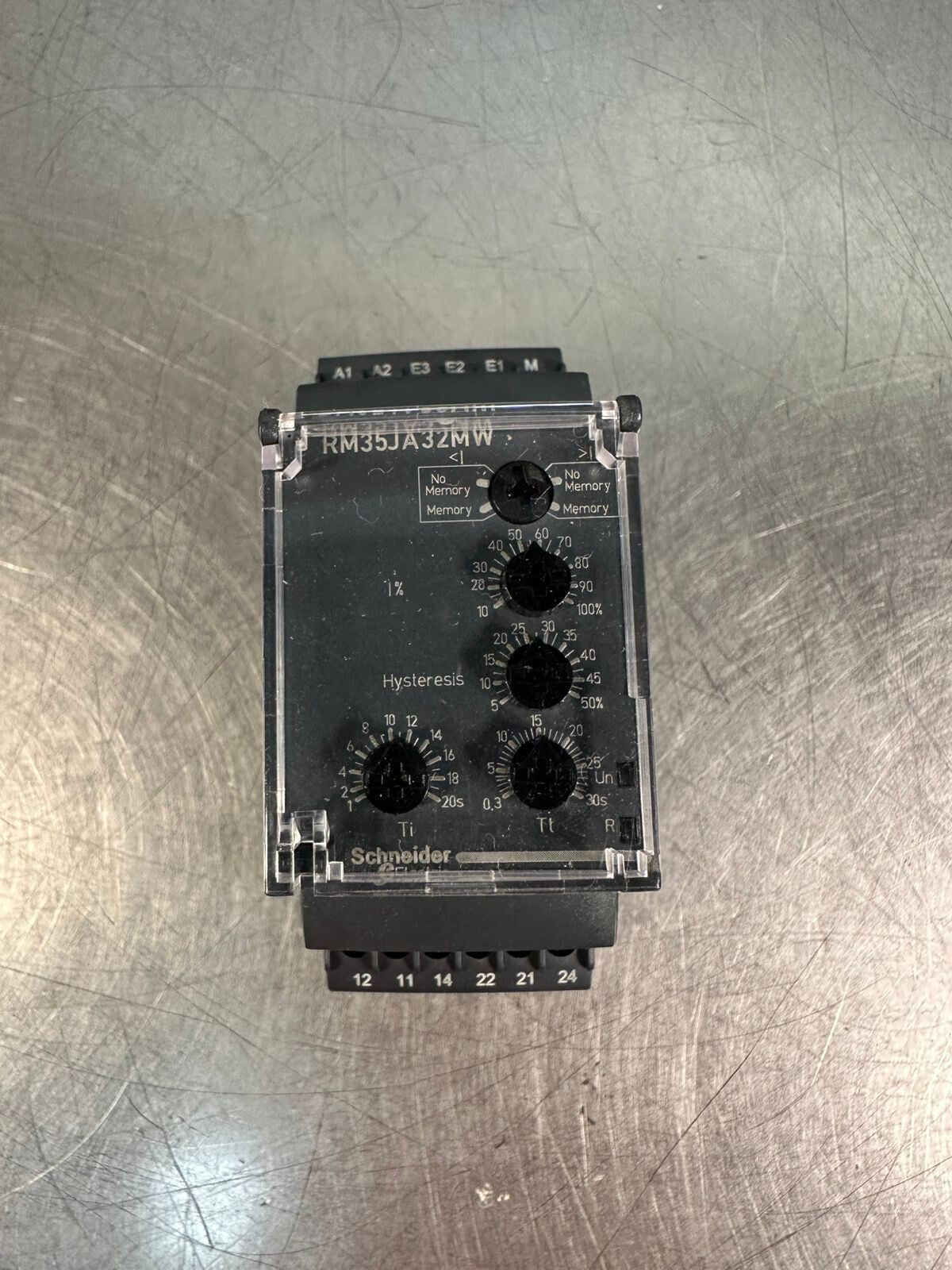 Schneider RM35JA32MW Harmony Current Control Relay 5A AC/DC 50/60Hz (2.3.1)