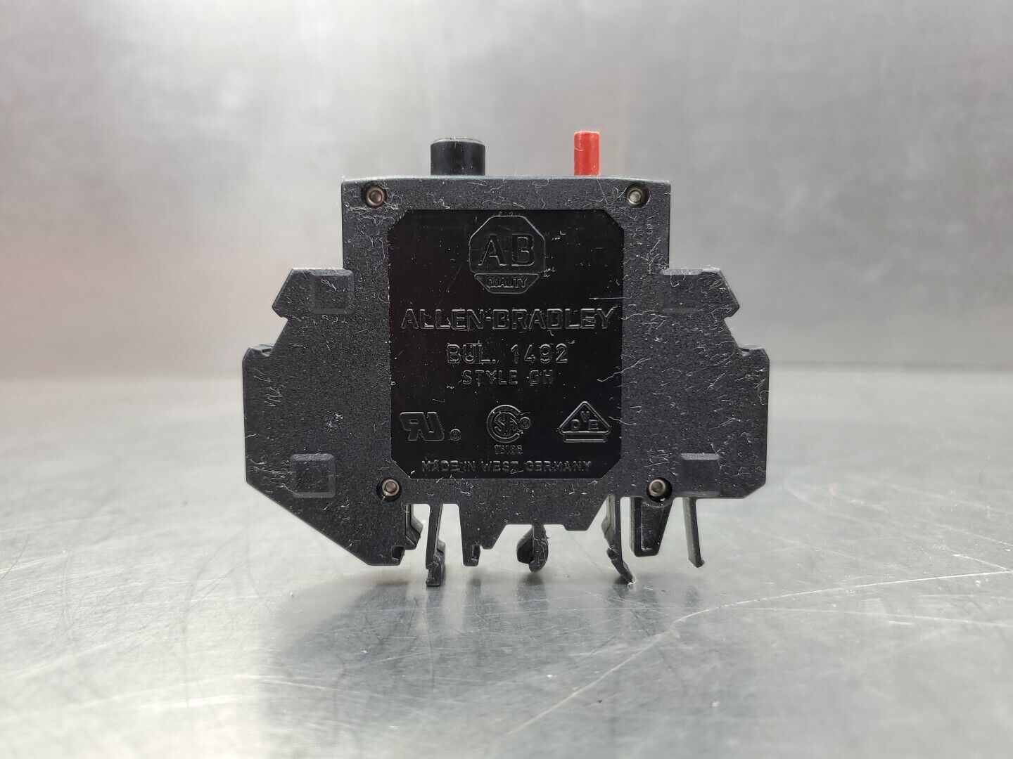 Allen Bradley 1492-GH100, Series B, 10A Breaker.                           4E-19