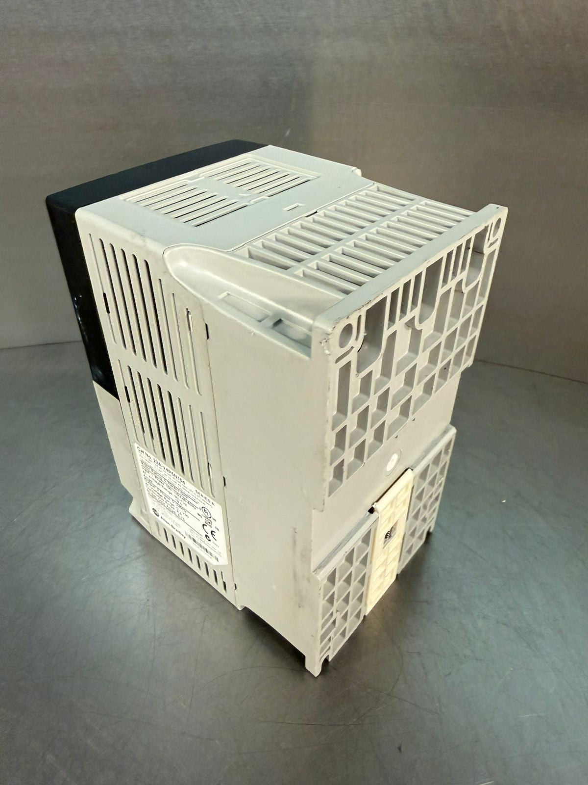 Allen Bradley 22A-V4P5N104 /A PowerFlex 0.75kw/1HP                 (7.4.2)