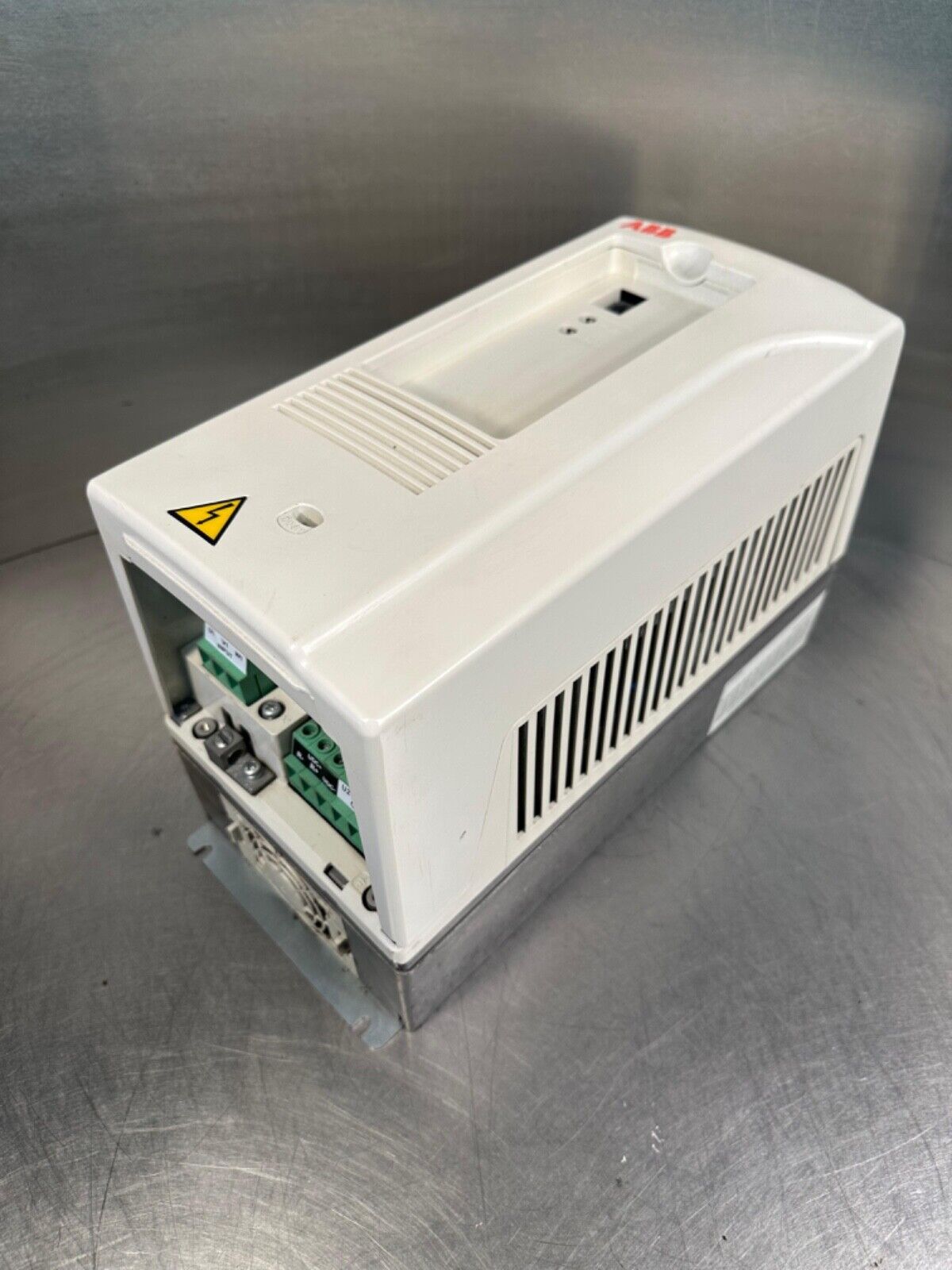 ABB  ACS800-U1-0011-5+901  - 600 v (1A-29)