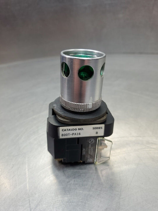 ALLEN BRADLEY 800T-PA16/B GREEN ILLUMINATED PUSH BUTTON WITH GUARD.        4C-33