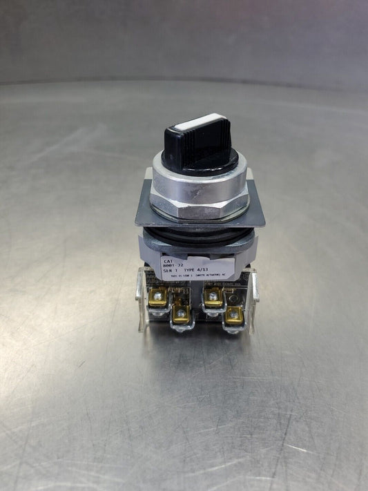 Allen Bradley 800T-J2 Series T, 3 Position Selector Switch.                4E-29