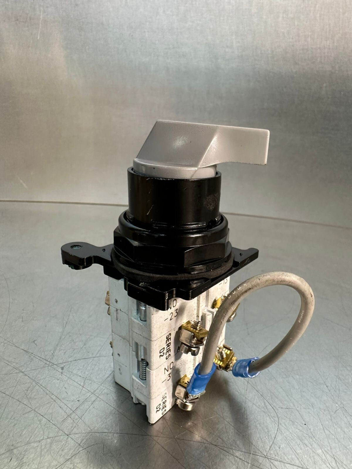 Eaton 10250T/91000T Switch.  with Cam 1-0420                      (7.2.2)