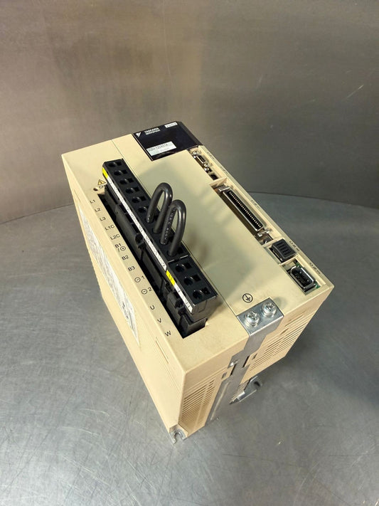 Yaskawa SGDV-120A01A002000 Servo Pack 3 Phase                     (1.5.4)