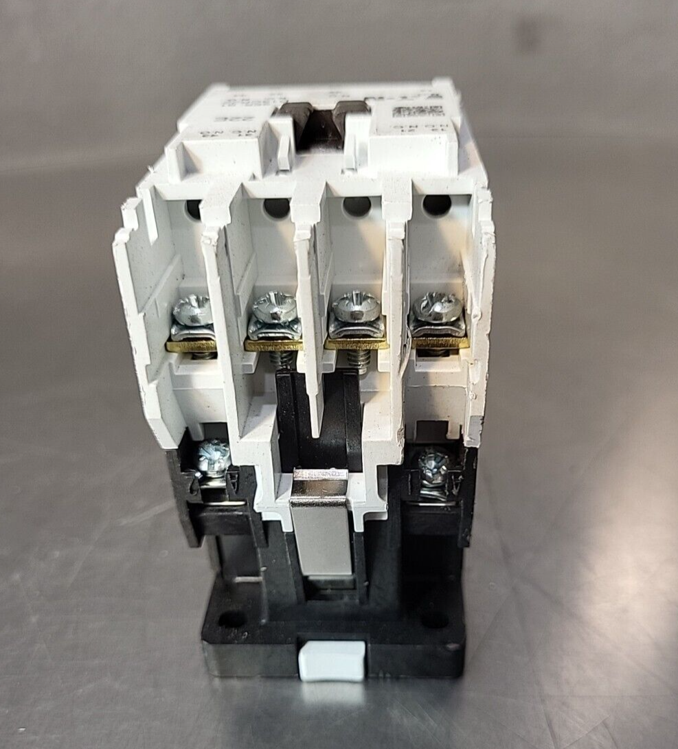 EatonD15CR22 Relay Contac - Series B1, 22E,T3023(BIN354)