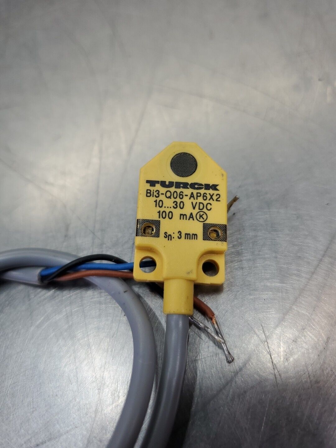 TURCK Bi3-Q06-AP6X2 10-30VDC 100mA Sensor.                                 5E-16