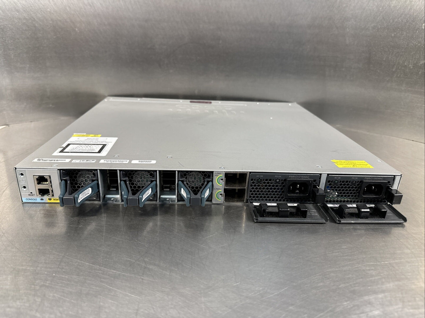 Cisco Catalyst WS-C3850-48P-S Switch 48 Port Gigabit PoE+ 715W Sing P (5.2.1)