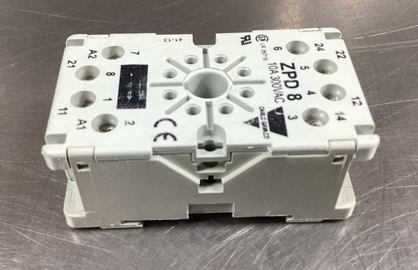 CARLO GAVAZZI  ZPD8  Relay Socket 10A 300VAC 8 Pin      4D-16