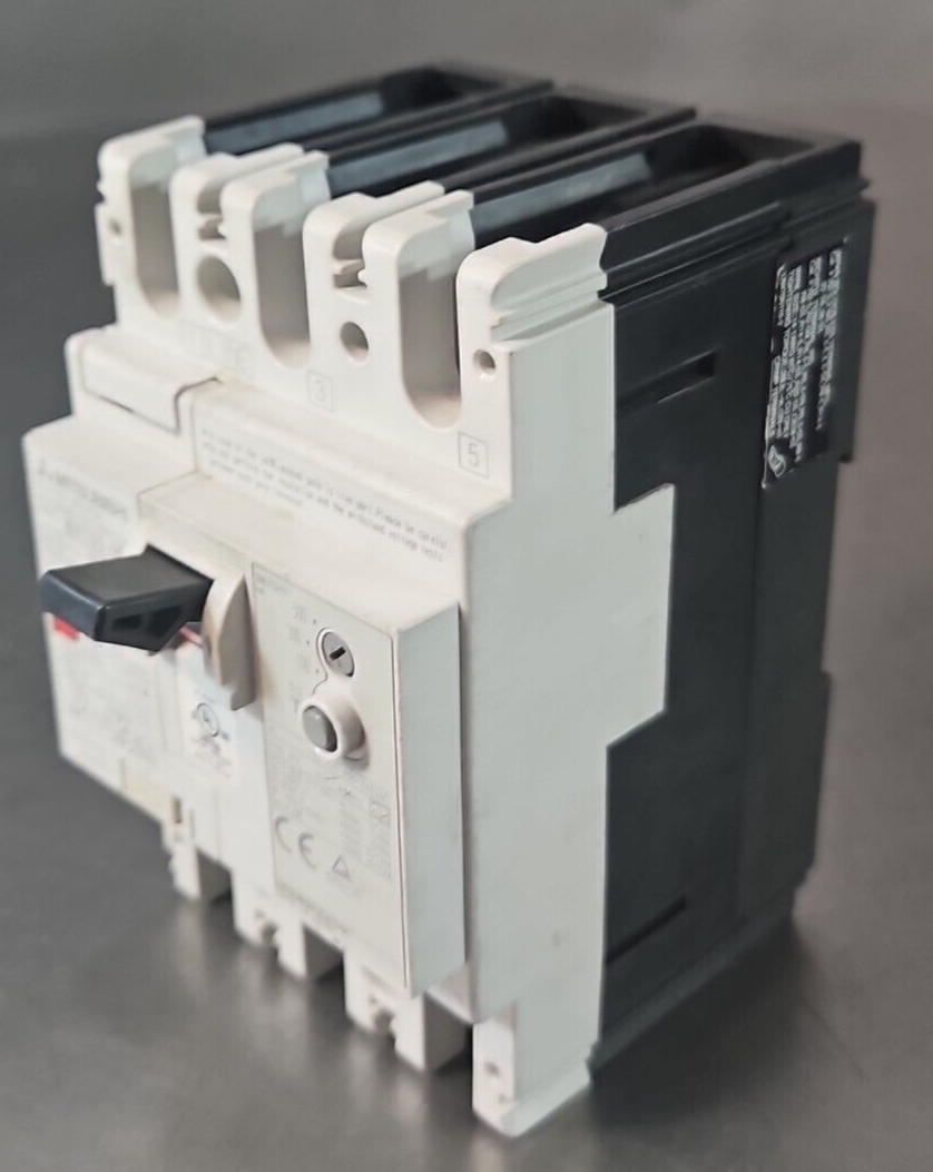Mitsubishi NV100-HRU3015 Circuit Breaker 15A                              loc4B9