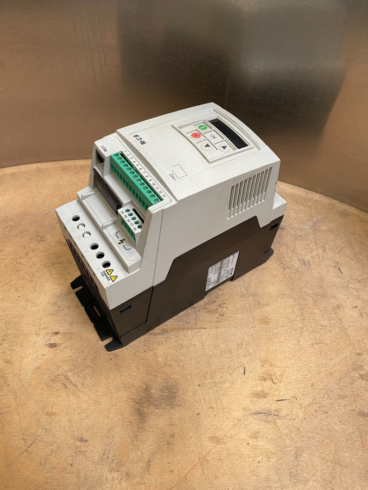 Eaton DA1-327D0FB-A20C White 240V Three Phase Elec. Vari  Frequency DriveBIN 345