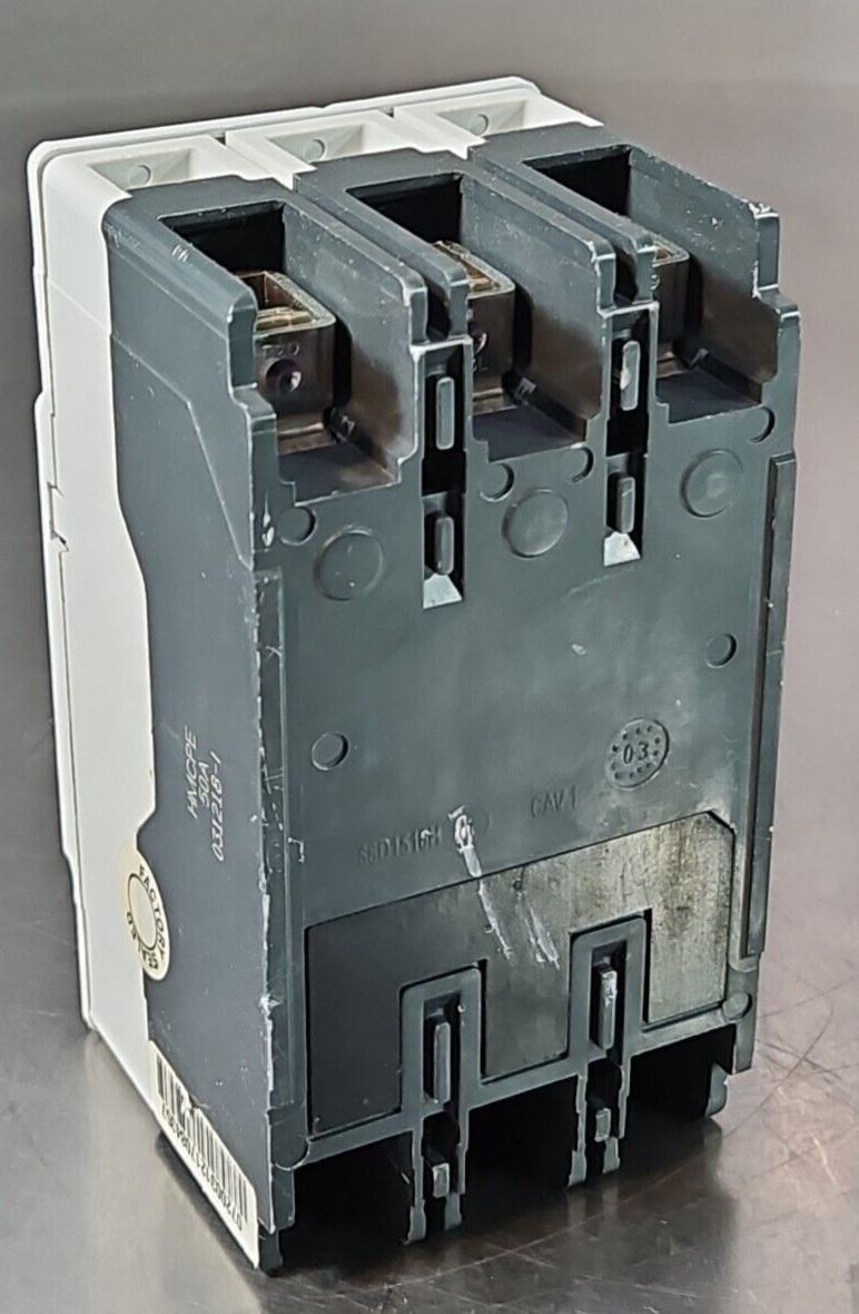 Cutler Hammer HMCP050K2C Molded Case Circuit Breaker 3P 50A             (BIN433)