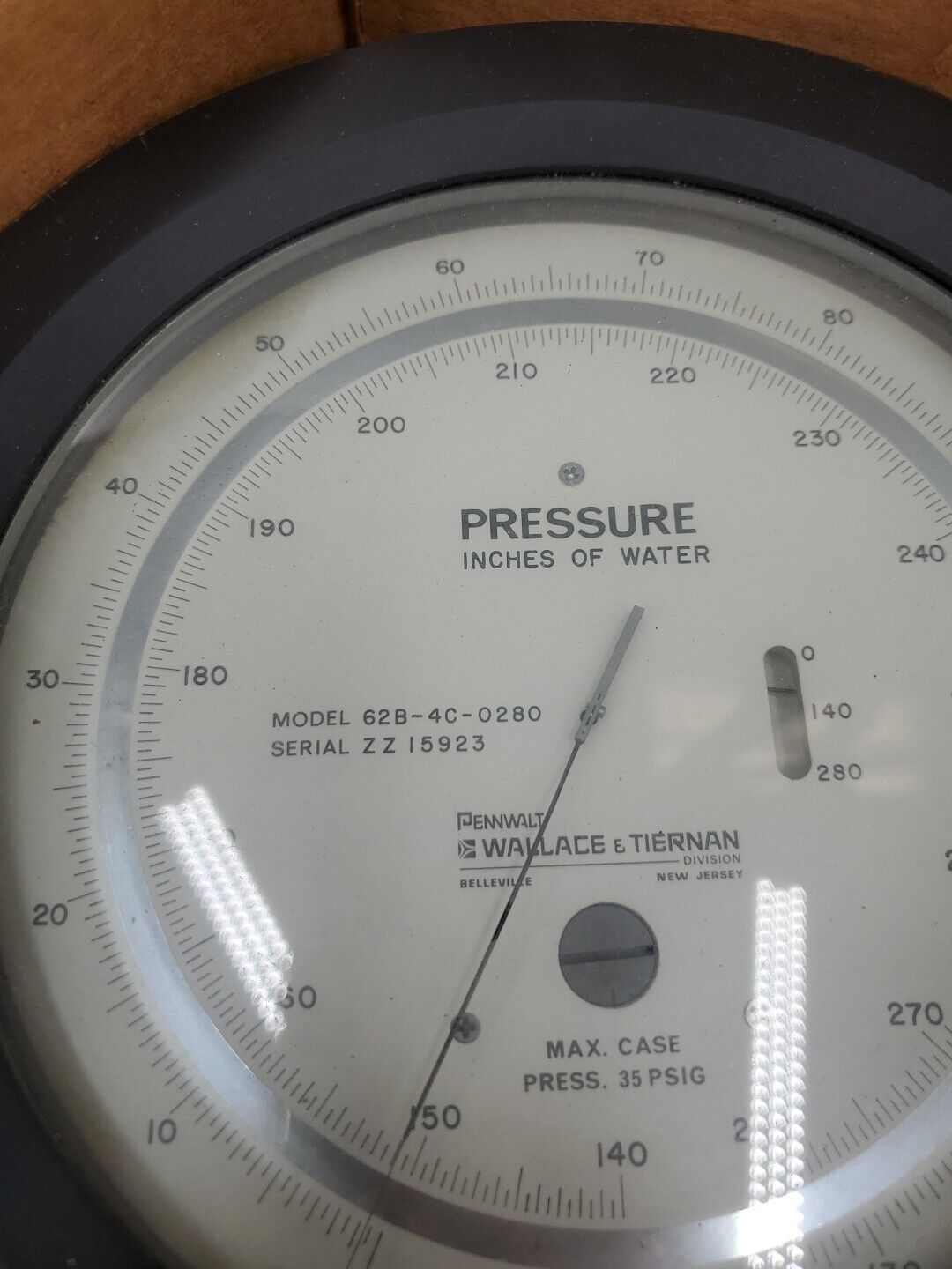 Pennwalt/Wallace & Tiernan 62B-4C-0280 Pressure Gauge, 35 PSIG MAX.           6E