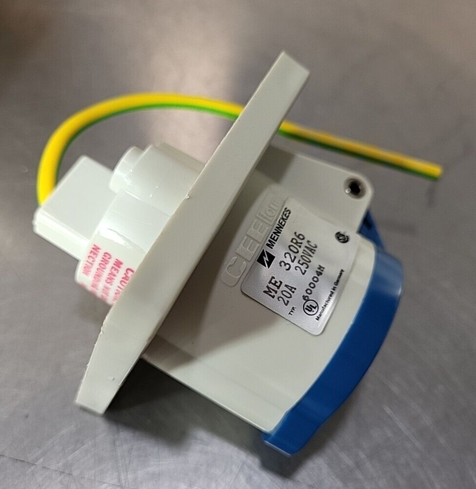Mennekes 320R6 Wiring device 20A 3W 250Vac                       Loc 4E 20