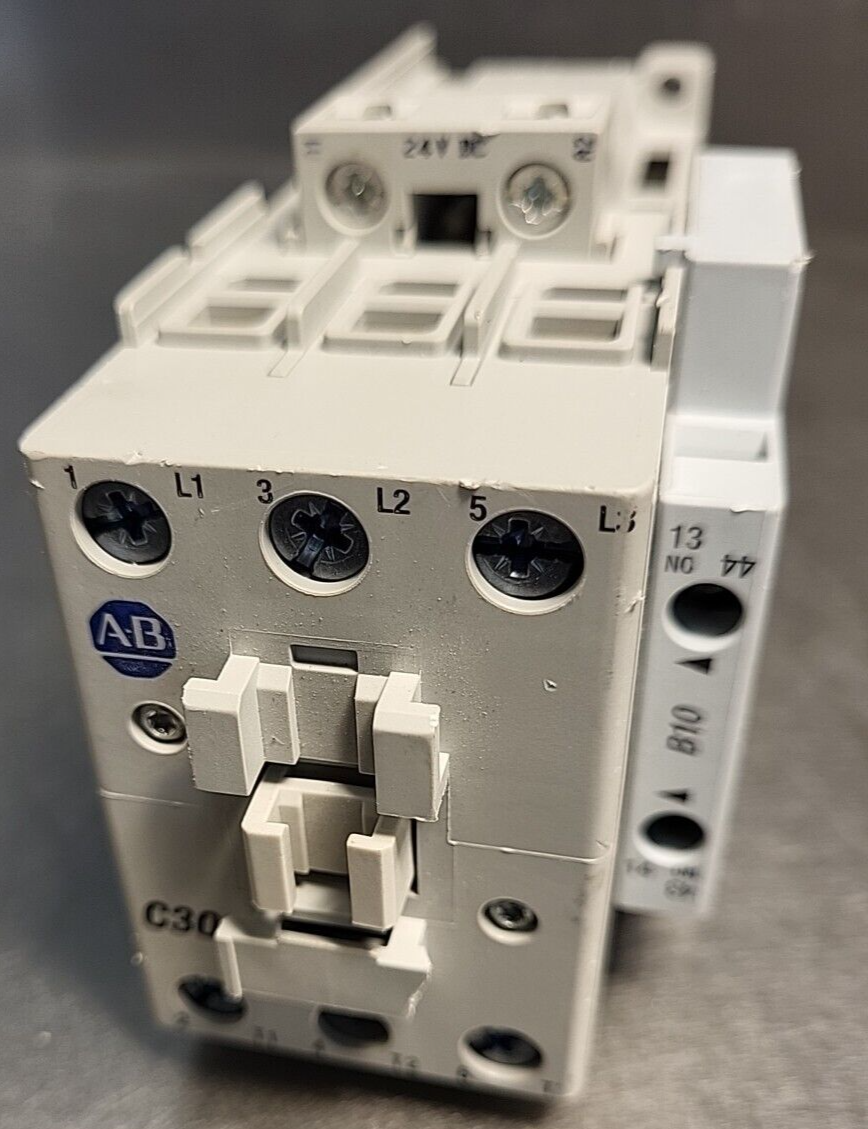 Allen-Bradley  100-C30Z*00  60947-5-1   Safety  Contactor   100-S   (BIN4.5.4)
