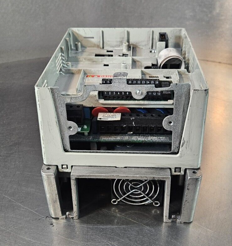 Allen Bradley 20AD8P0A3AYNADG0 /A PowerFlex 70 AC Drive 5HP             (BIN751)