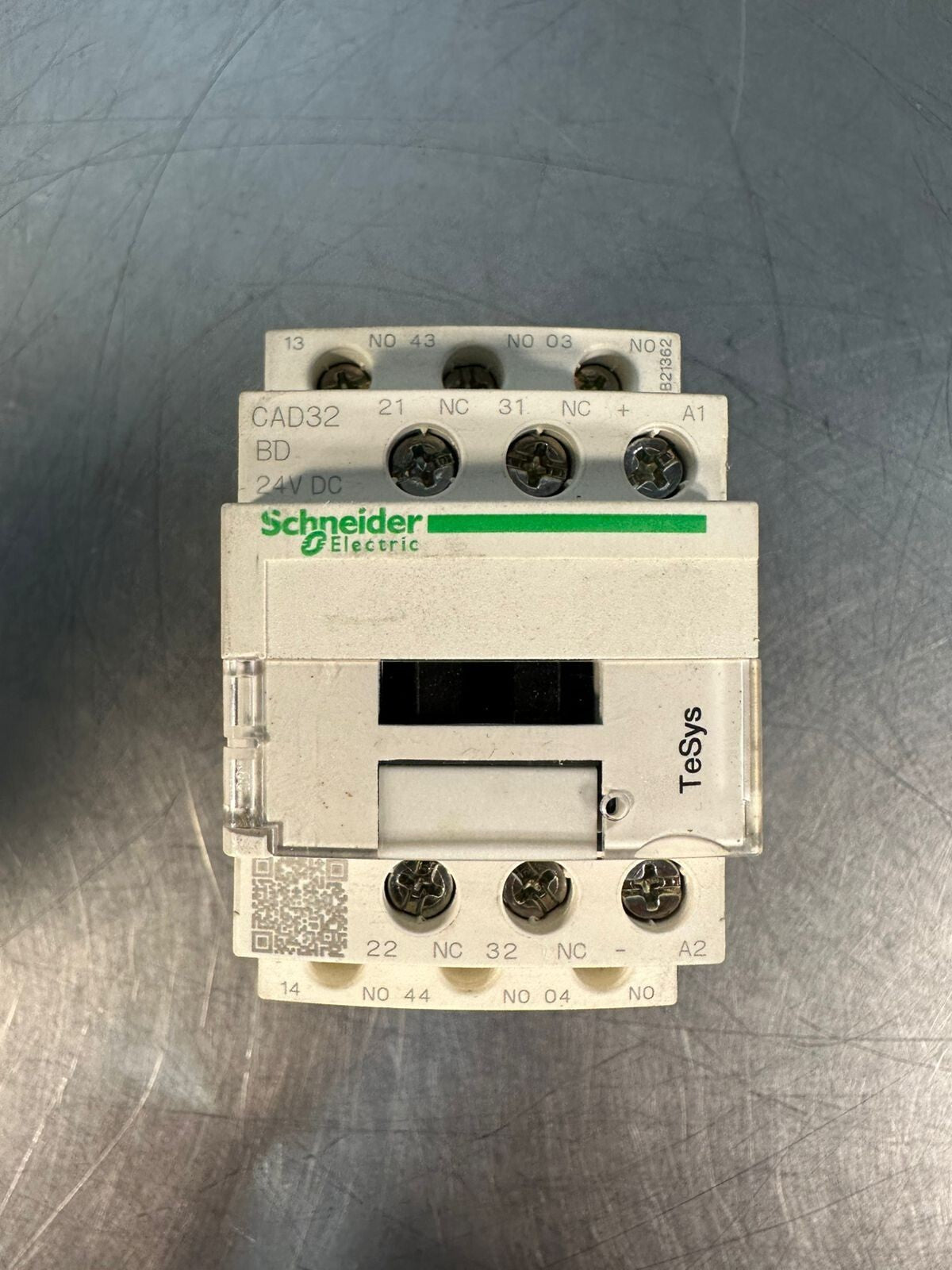 Schneider Electric Cad32BD Contactor Relay 24VDC                   (4.2.5)