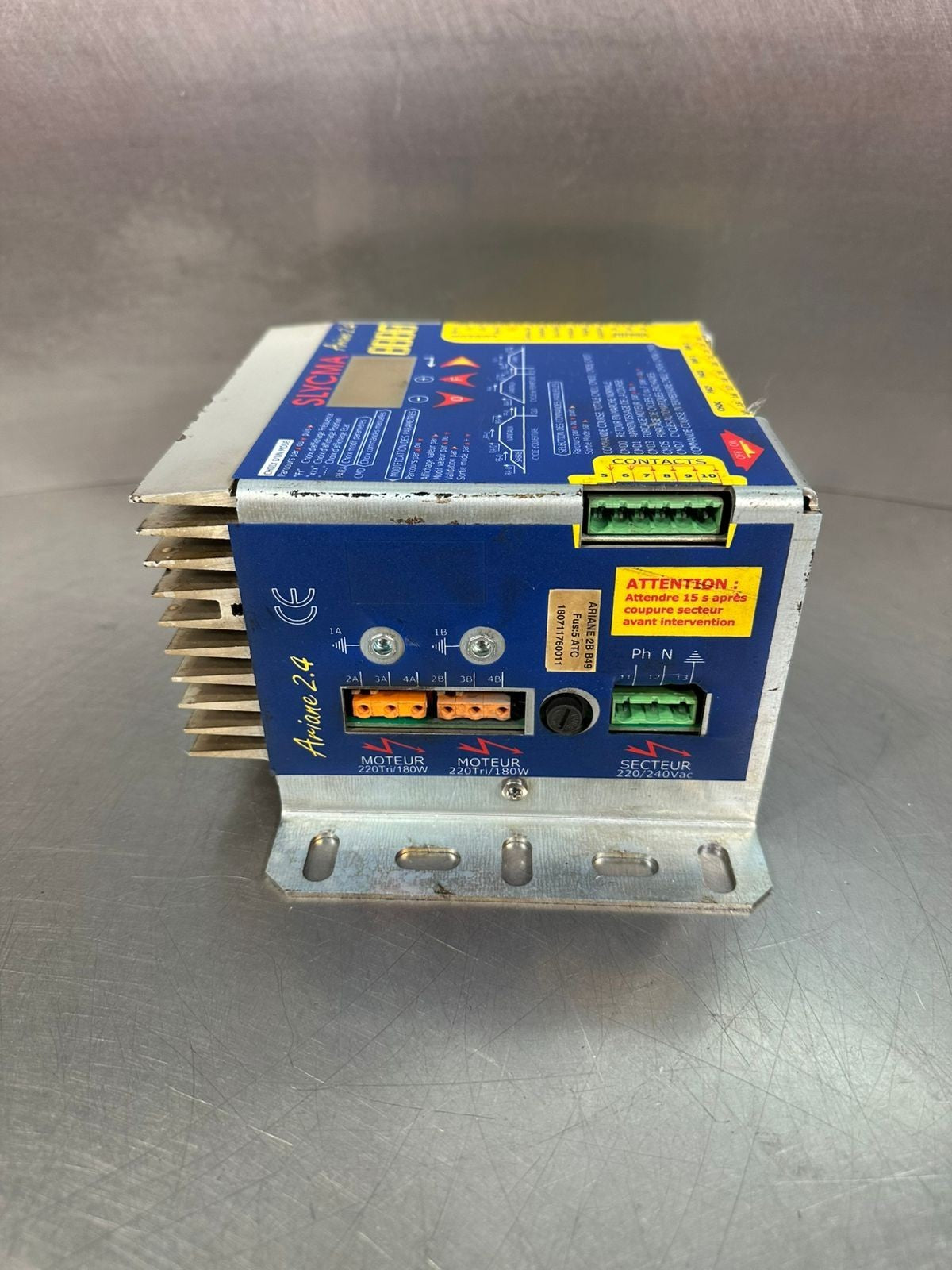 Slycma Ariane 2.4 240Vac                                           (6.5.3) 