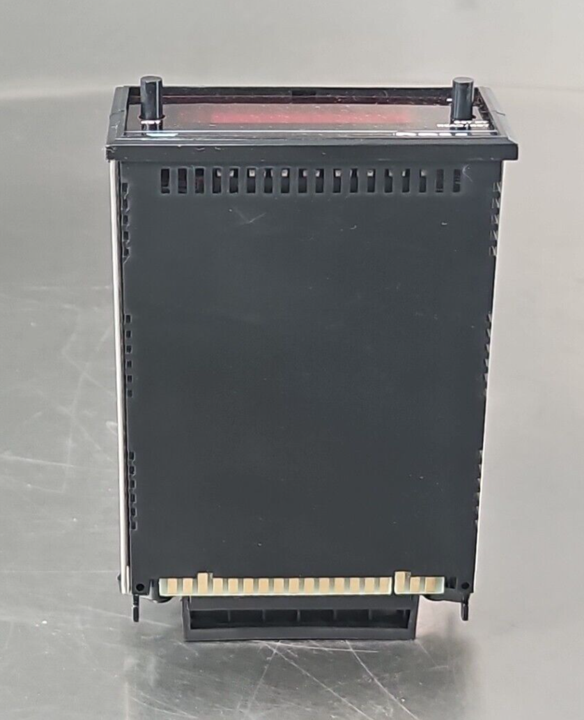 NewPort Quanta Q25005P Digital Panel Meter                               Loc4D26
