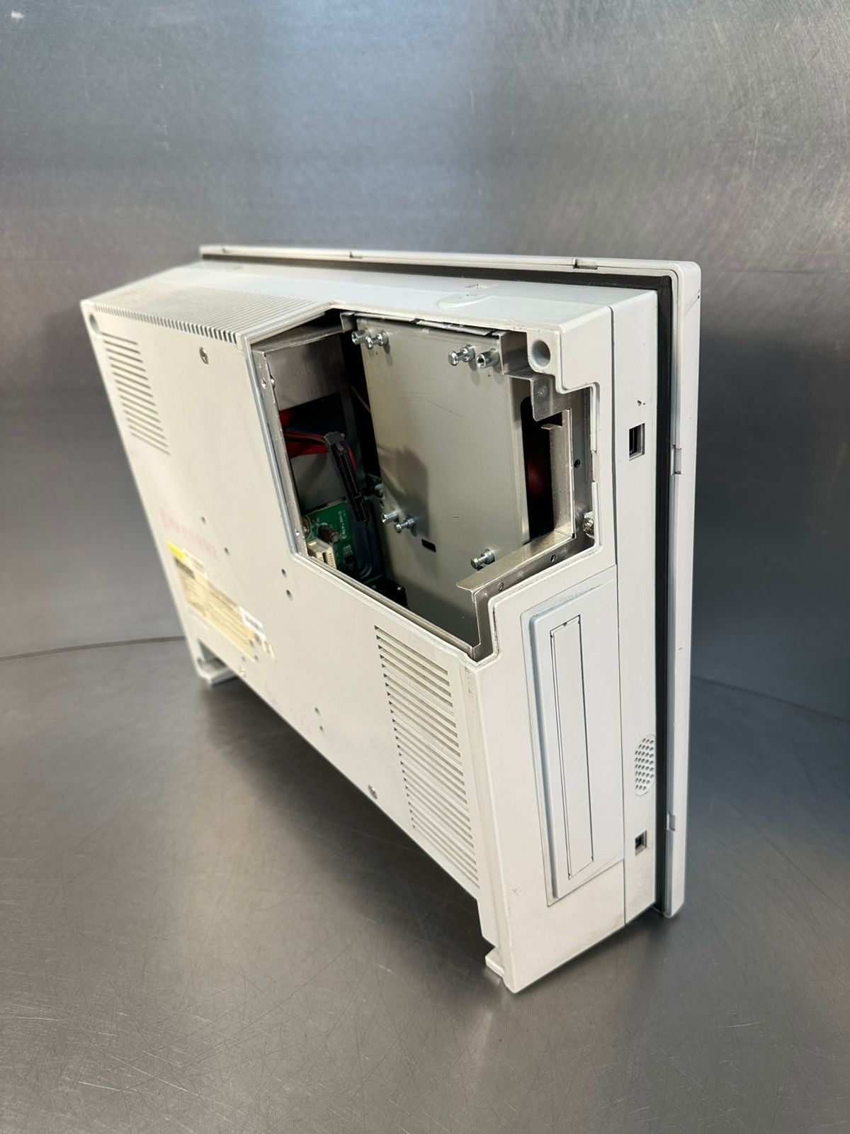 Advantech PPC-L158T-R90-AXE 100-240Vac- 50/60Hz 2-1A               (9.5.1)