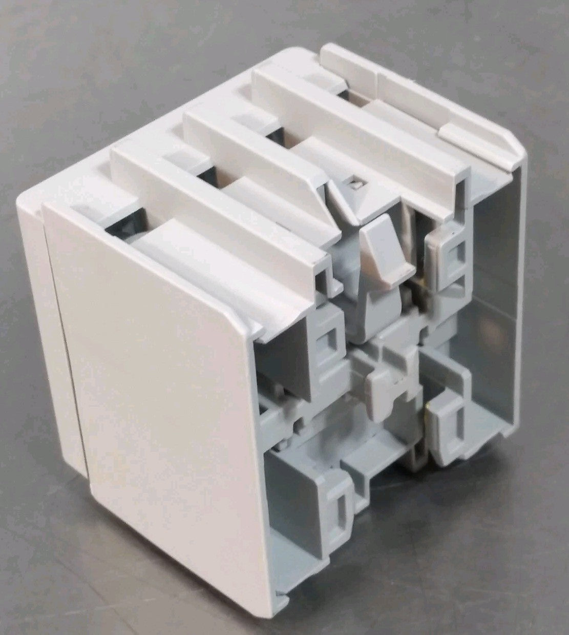 44633600