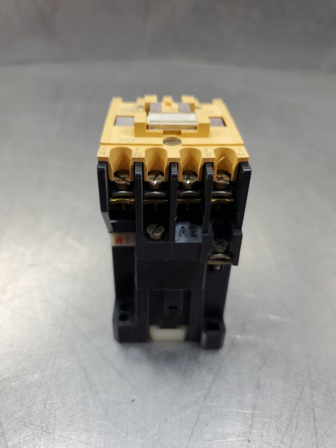 Allen Bradley 700-F220A1 Ser. B RELAY, 10A, 660V.                          4D-31