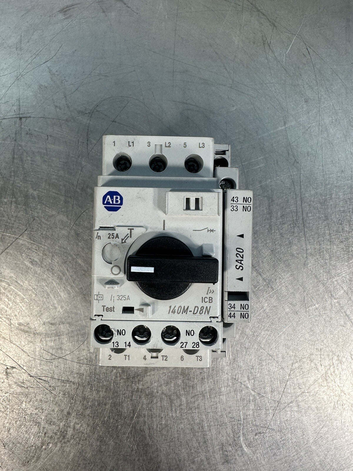 Allen Bradley 140M-D8N-C25 SC + (140M-C-A) (BIN-1.5.5)
