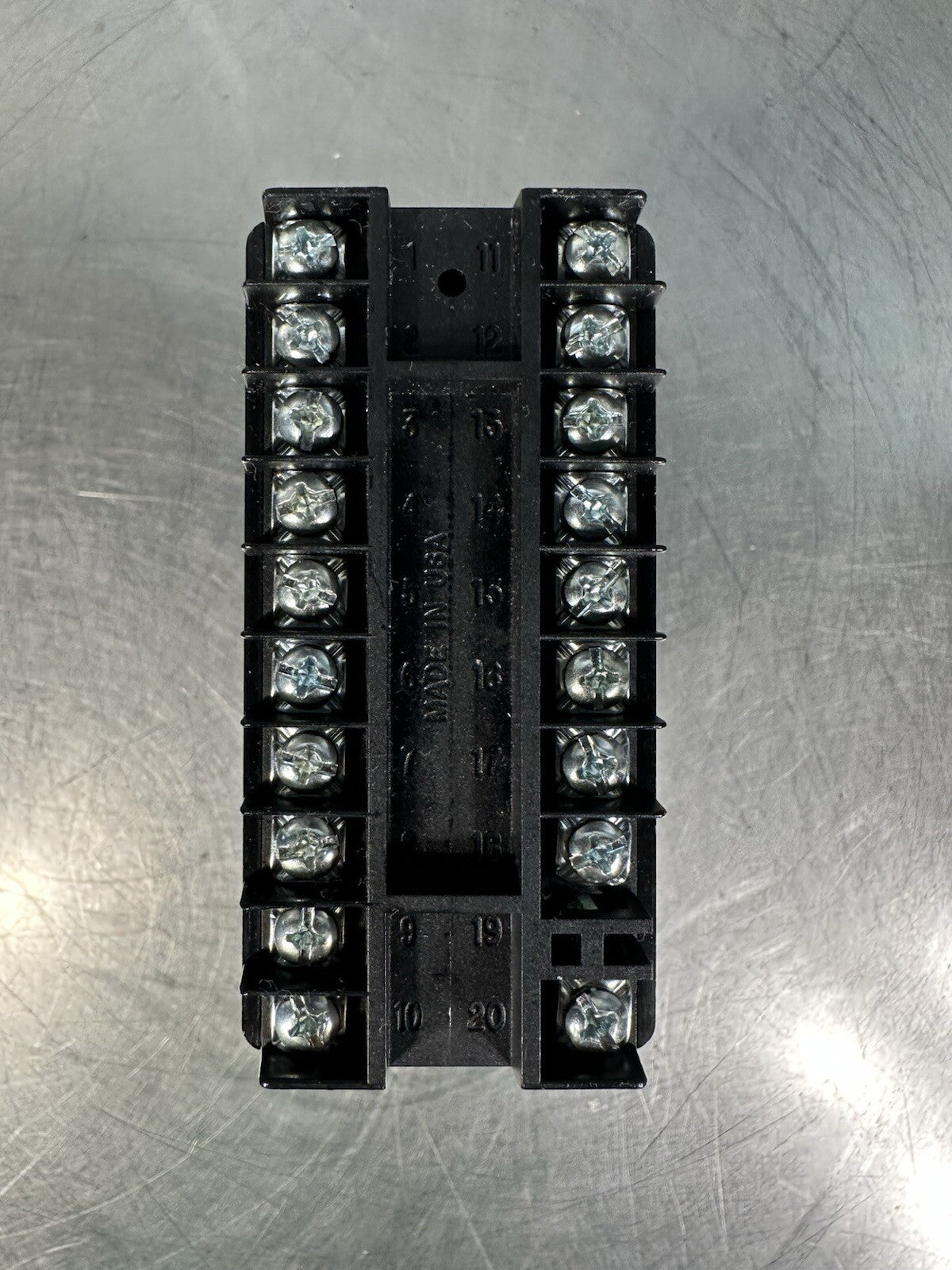 Watlow 985A-3CD0-0000 Temperature Controller                            (BIN643)