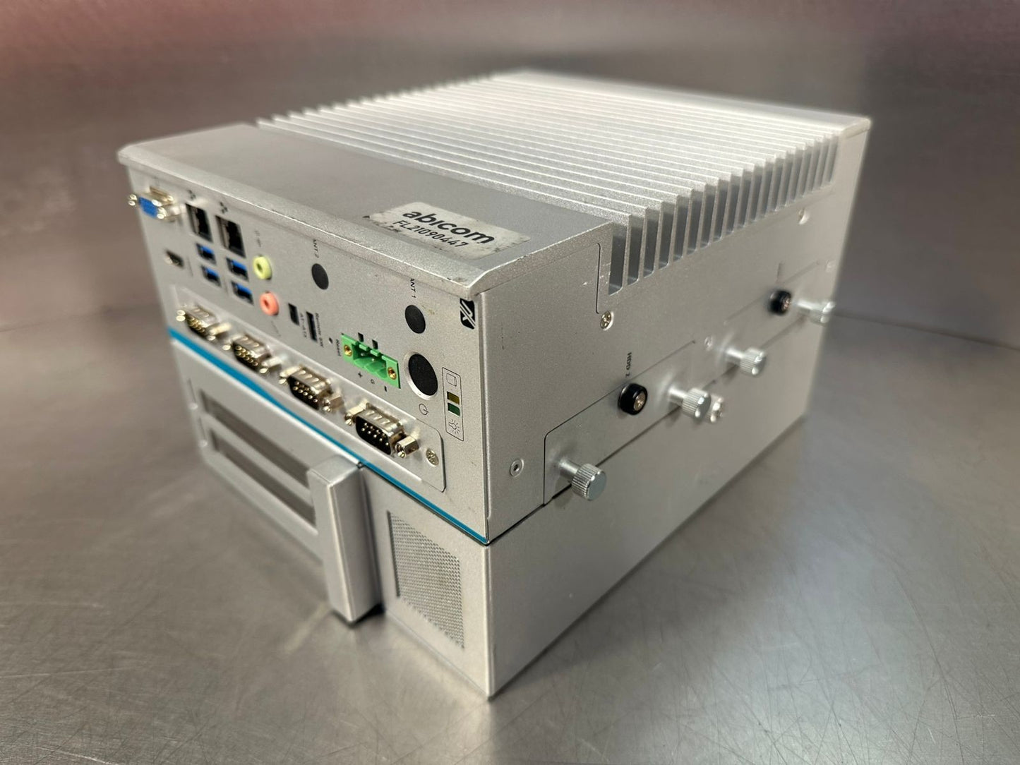 Axiomtek IPC962-511-DC-FL Fanless Computer 24Vdc 5A          (9.43)