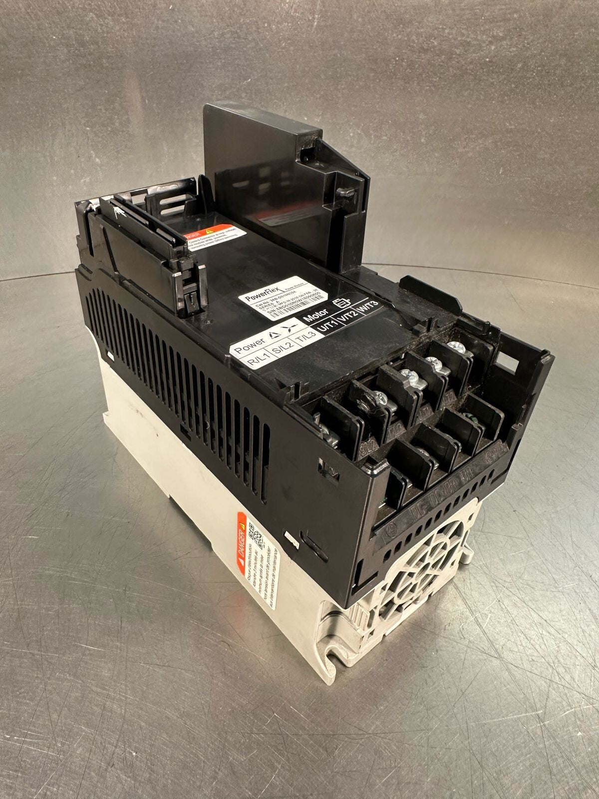 Allen Bradley 25B-D010N104 /A PowerFlex     25BD010N104             (4.5.2)