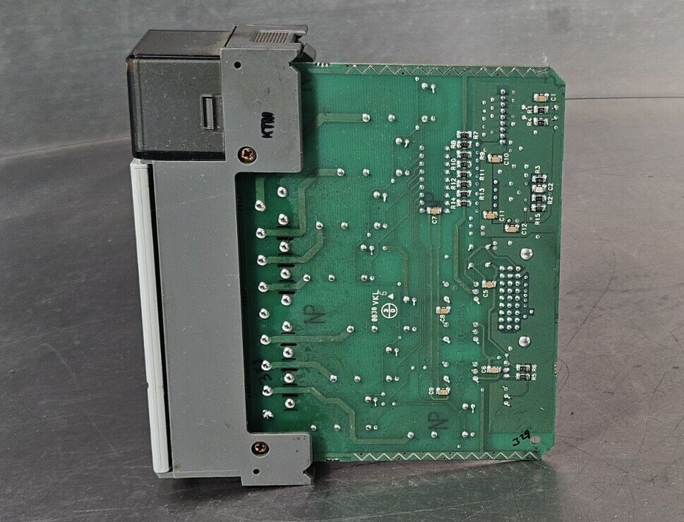 Allen Bradley 1746-0X8 SerA SLC500 Output Module                        (BIN733)