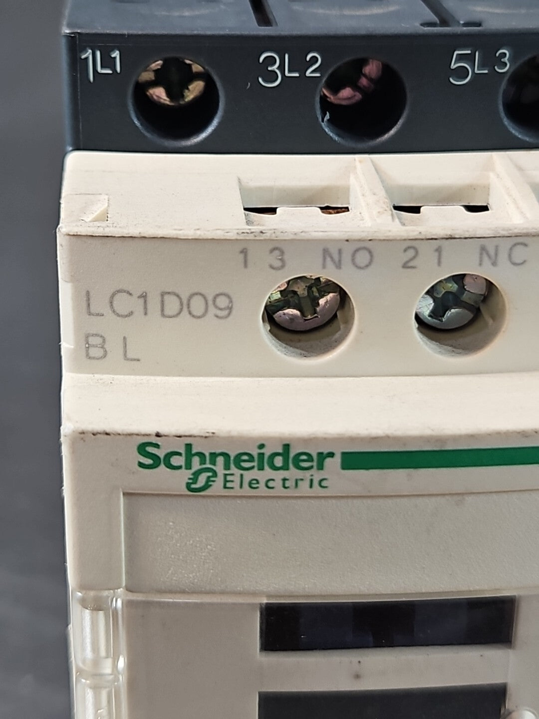 Schneider LC1D09 3 Poles 120V AC 9A Reversing IEC Magnetic Contac       (BIN213)