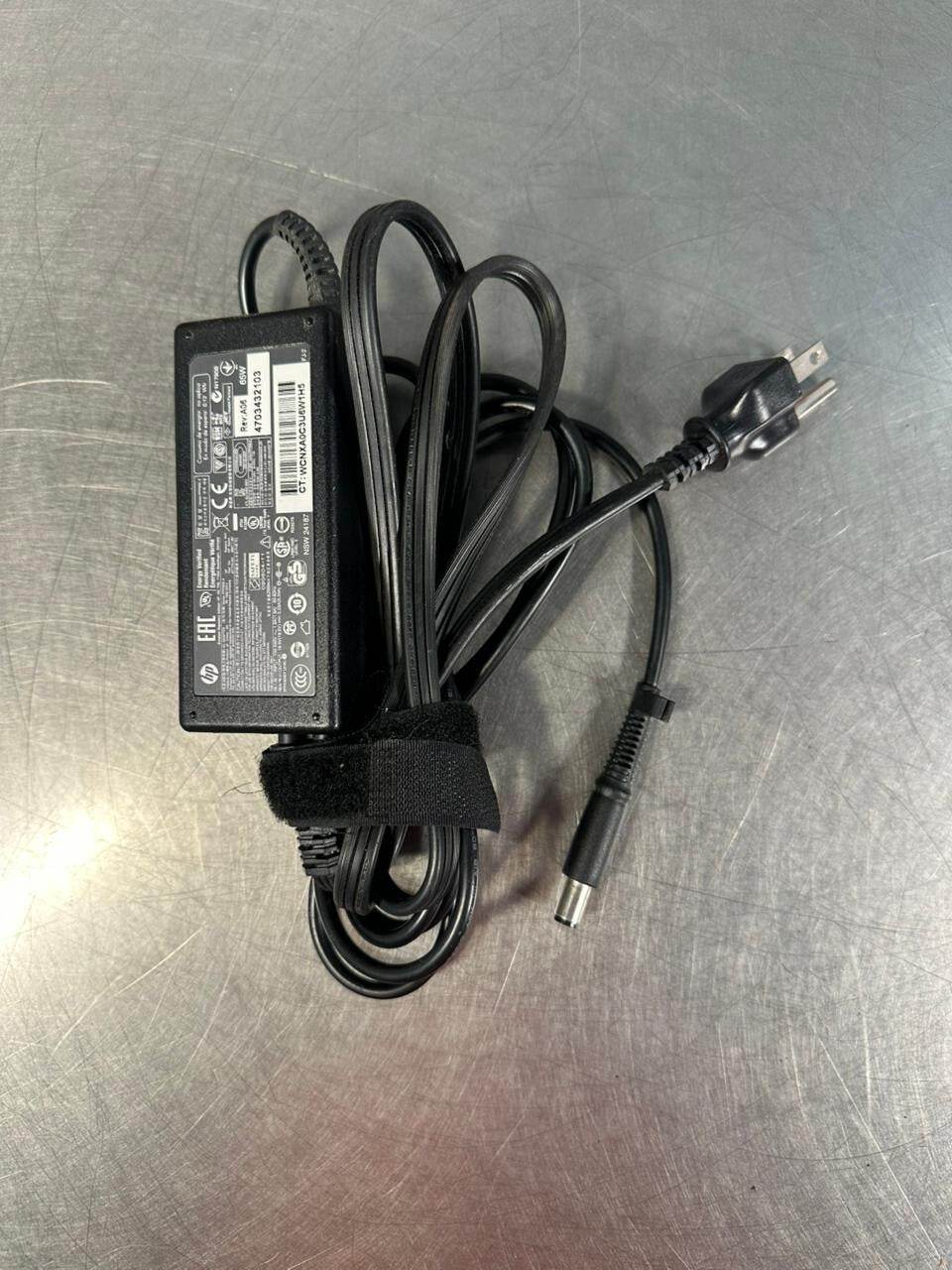 Hp 677774-001 693711-001 PA-1650-32HJ AC Power Adapter 19.5V 3.33A (2.3.1)